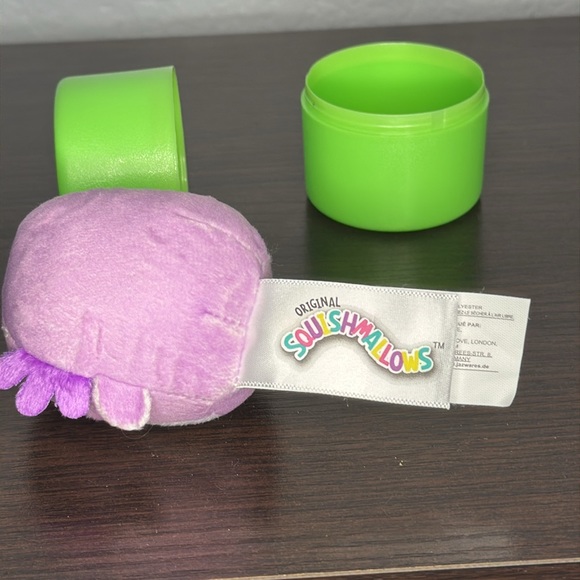 Amala the Purple Axolotl Micromallow by Squishmallows - Picture 2 of 7